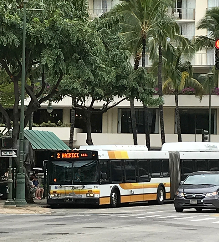 THE BUSの2番